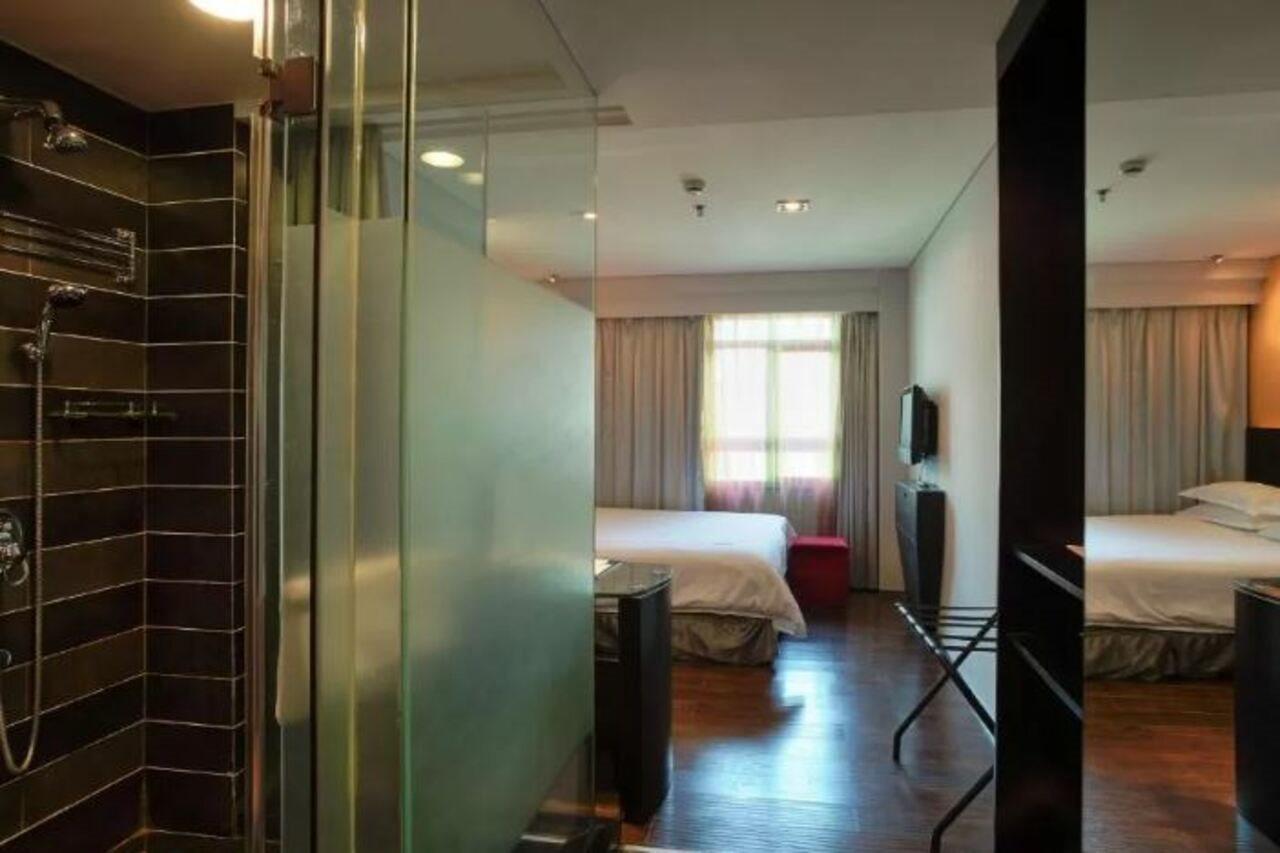 Fx Hotel Xujiahui - Shanghai Stadium Branch Buitenkant foto