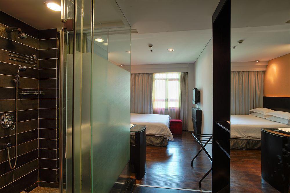 Fx Hotel Xujiahui - Shanghai Stadium Branch Buitenkant foto