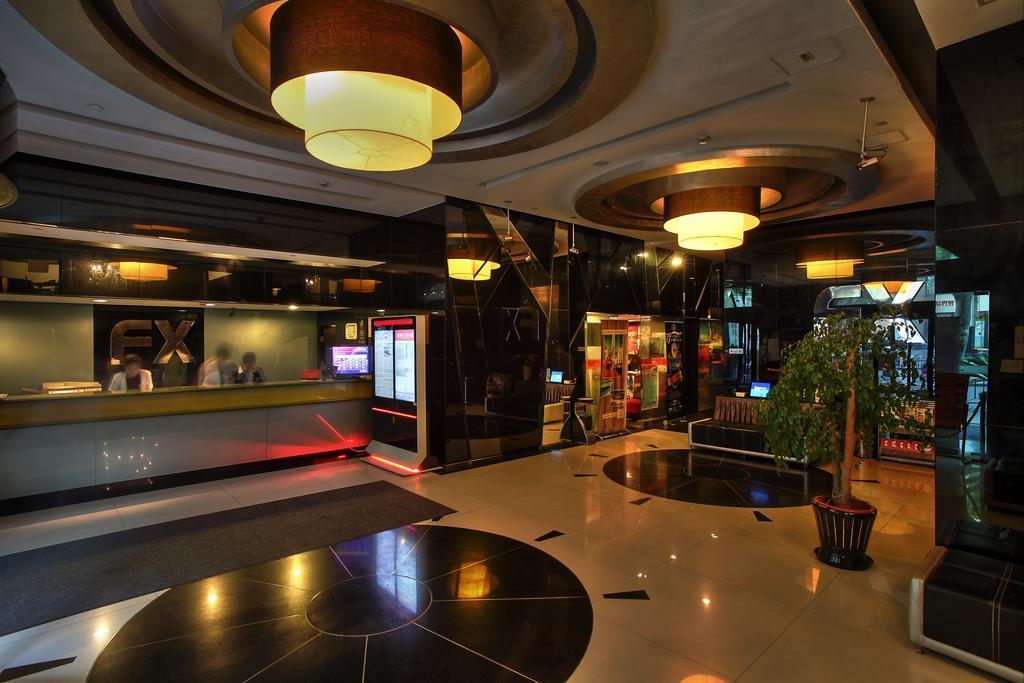 Fx Hotel Xujiahui - Shanghai Stadium Branch Buitenkant foto