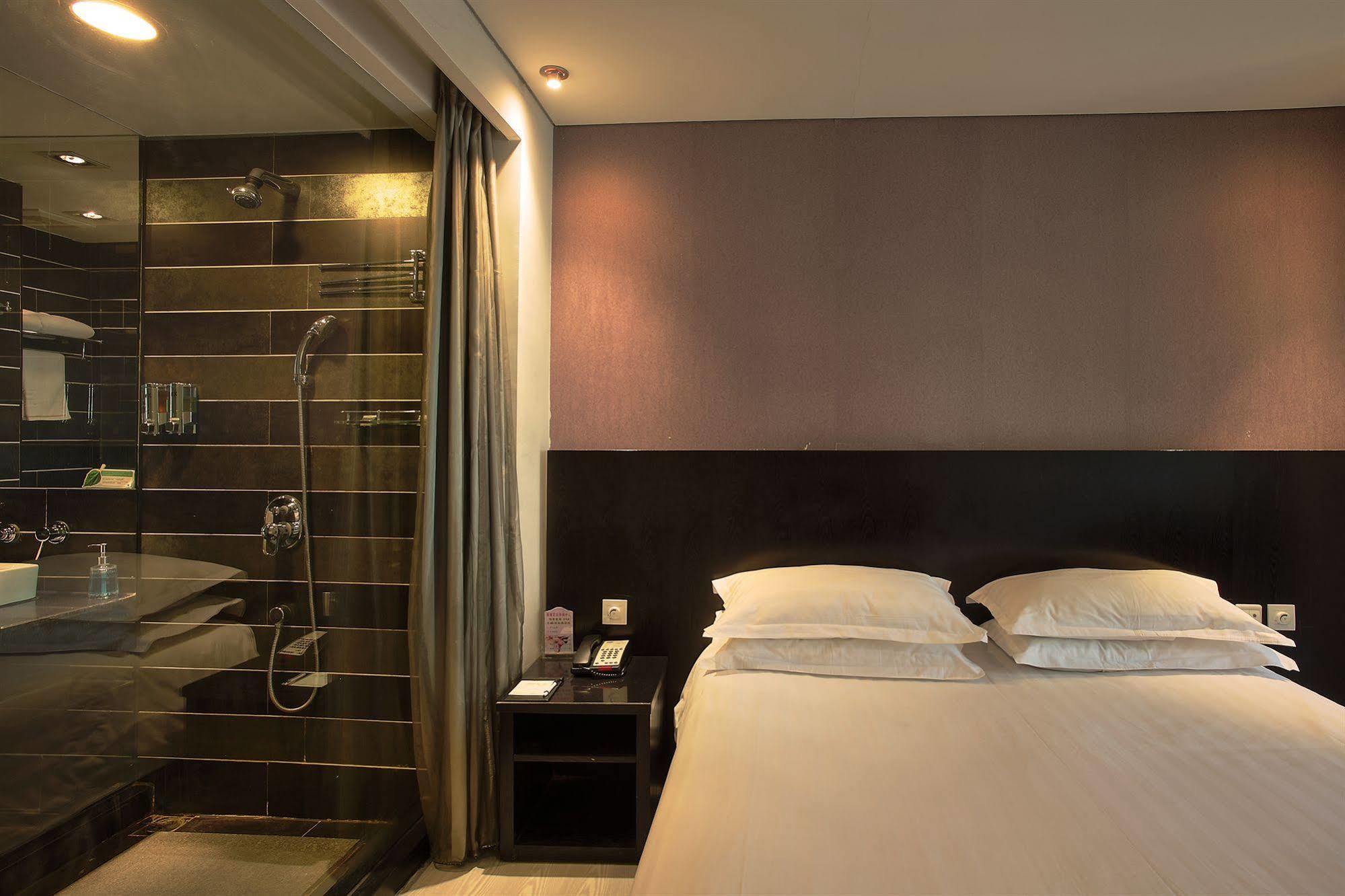 Fx Hotel Xujiahui - Shanghai Stadium Branch Buitenkant foto