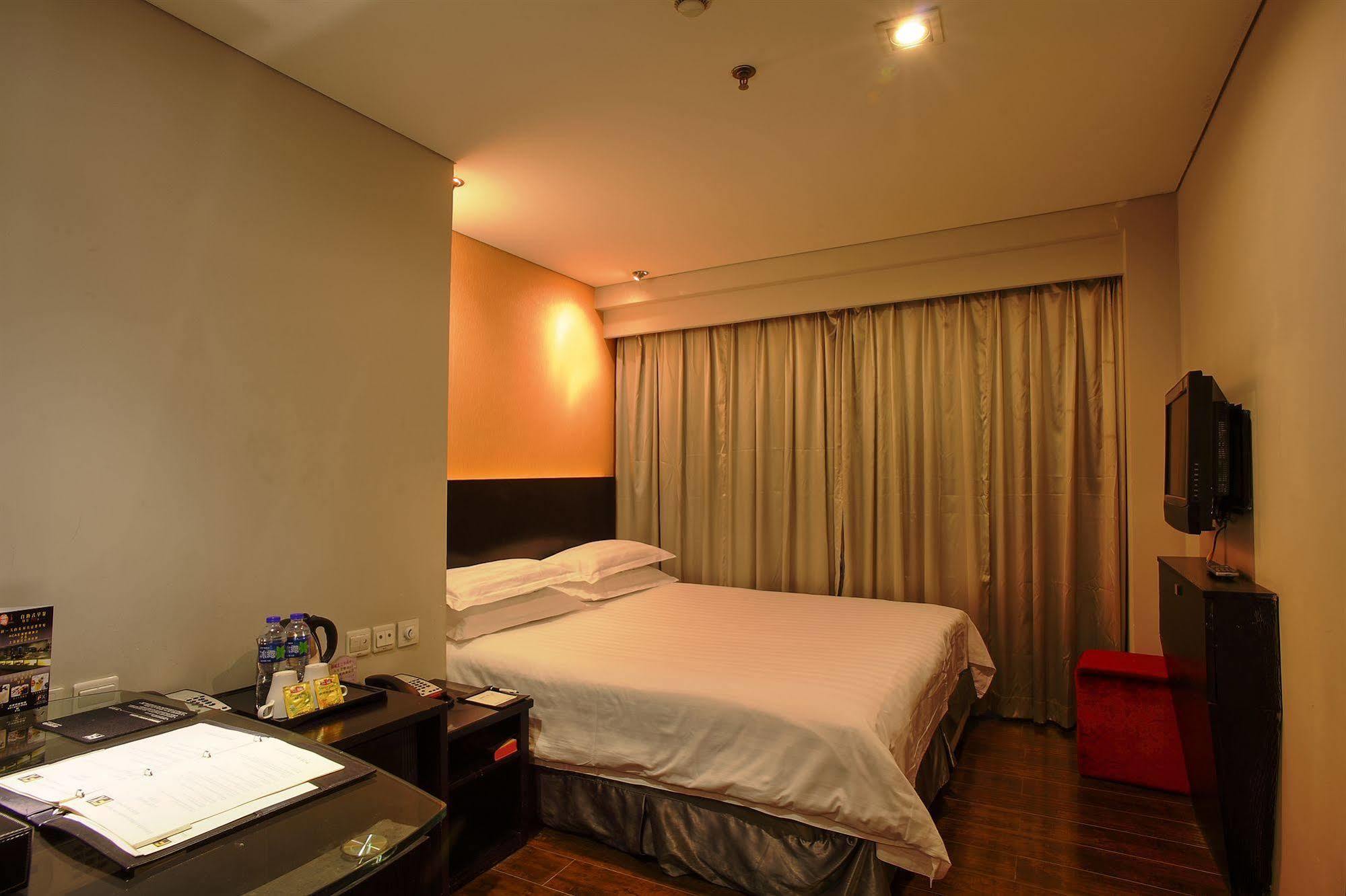 Fx Hotel Xujiahui - Shanghai Stadium Branch Buitenkant foto